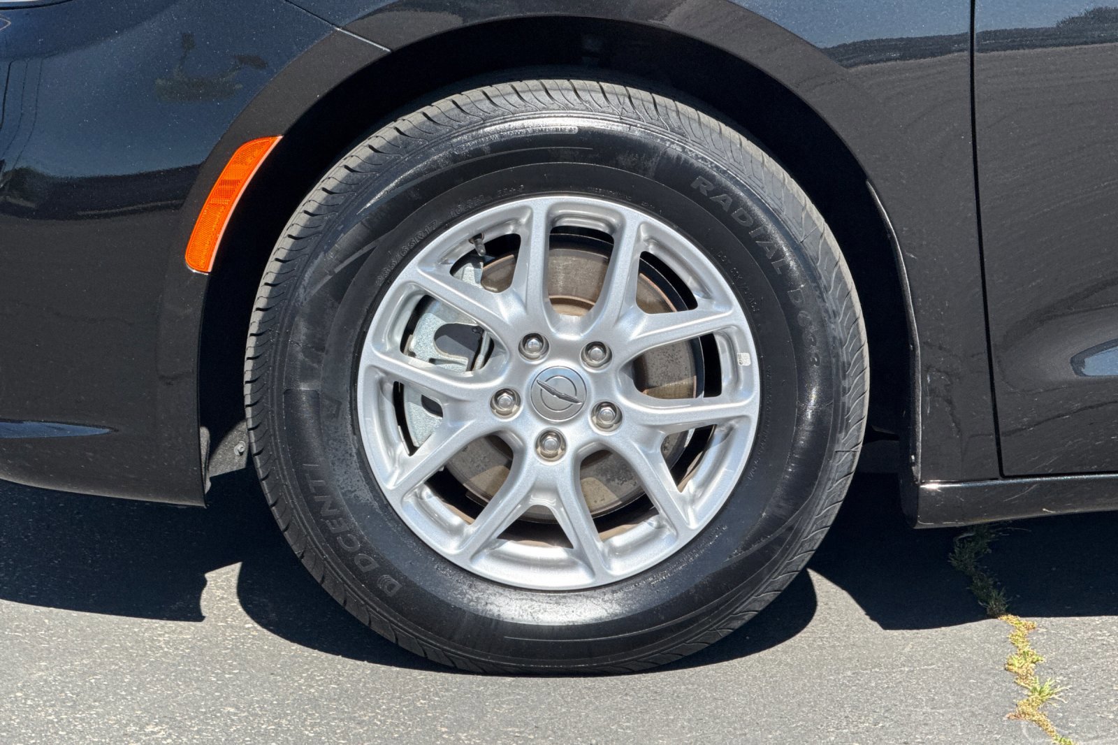 Certified 2023 Chrysler Pacifica Touring-L image 26