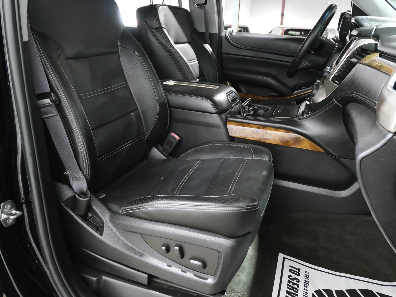 Used 2015 GMC Yukon XL Denali w/ Touring Package AWD/4WD image 14