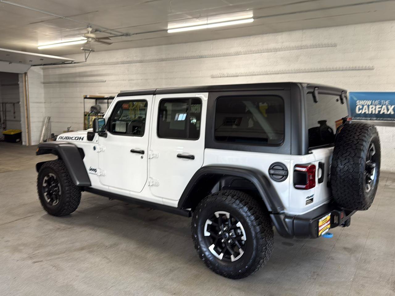 Used 2024 Jeep Wrangler Unlimited Rubicon 4xe w/ Technology Group AWD/4WD image 2