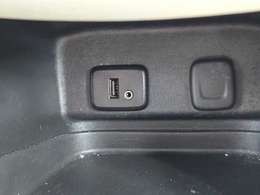 Used 2018 Chevrolet Equinox LS FWD image 30