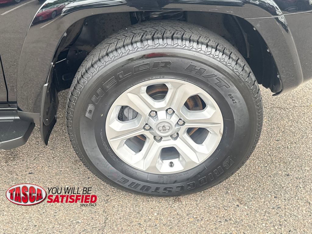 Used 2024 Toyota 4Runner SR5 AWD/4WD image 41