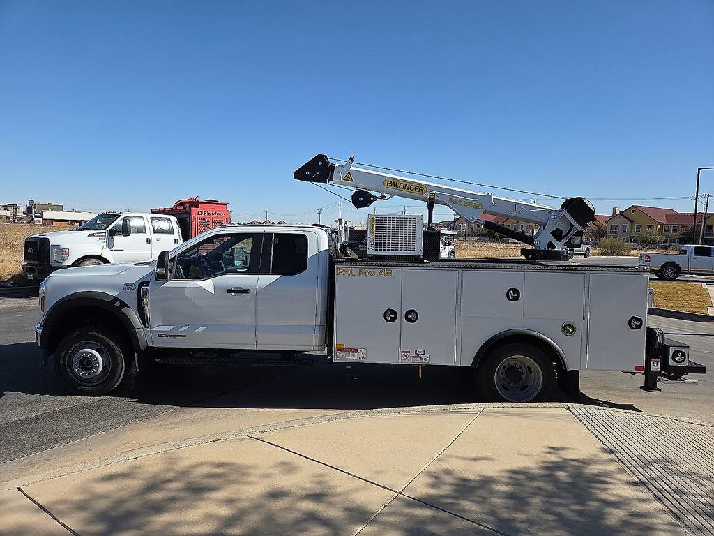 New 2025 Ford F550 4x4 SuperCab Super Duty w/ XL Chrome Package image 2