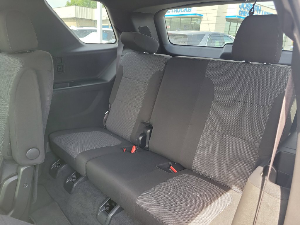 Used 2023 Chevrolet Traverse LT FWD image 17