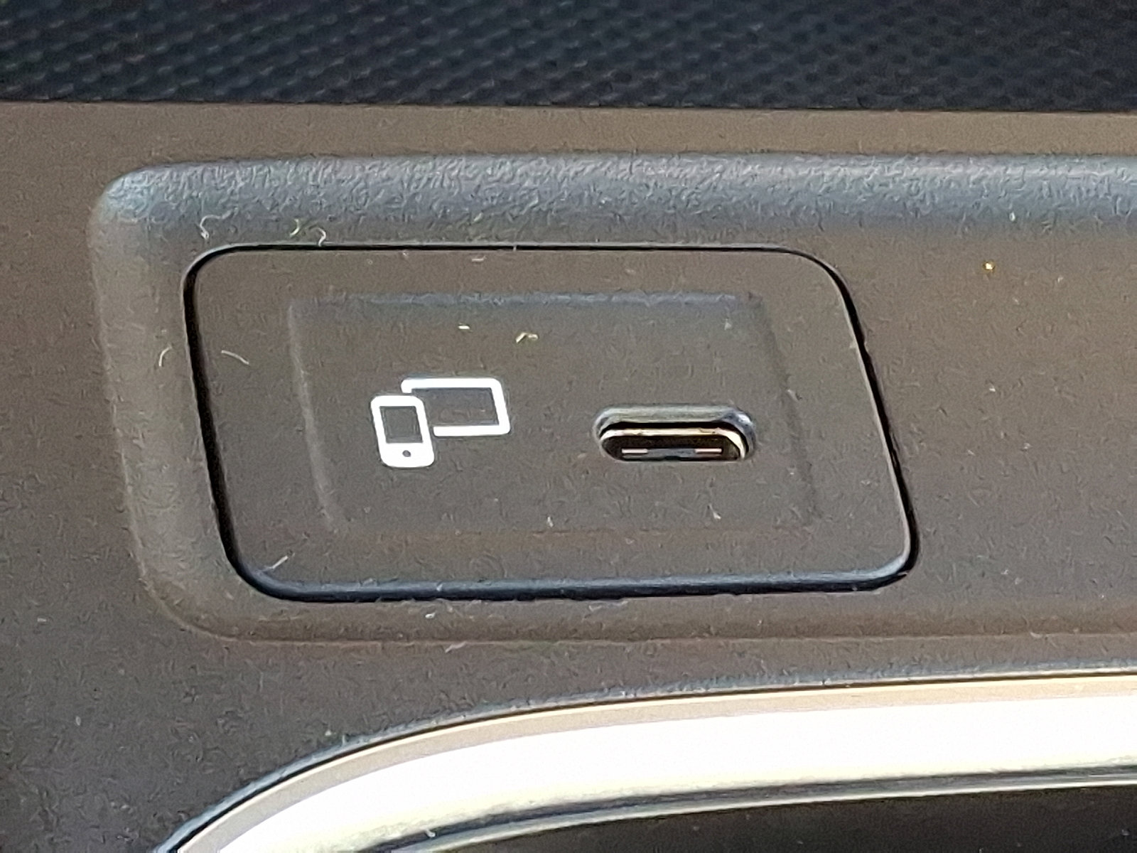 Certified 2022 Mercedes-Benz GLB 250 4MATIC image 26