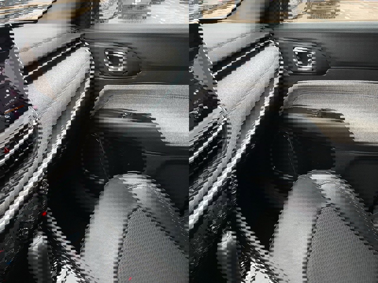 Used 2023 Jeep Compass Latitude image 34