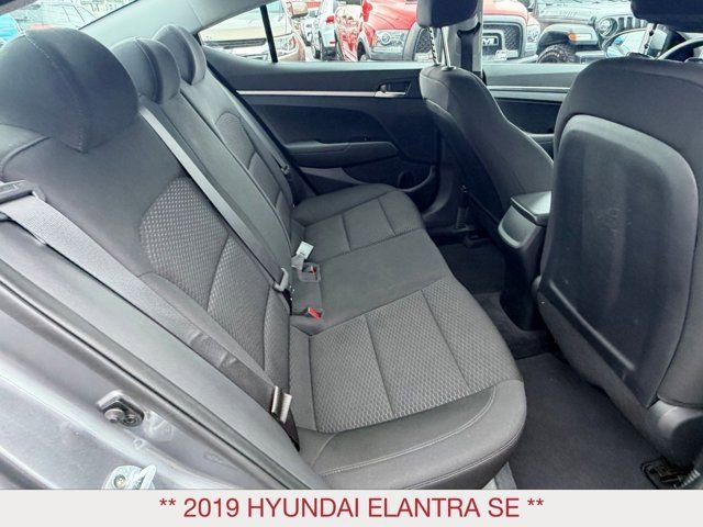 Used 2019 Hyundai Elantra SE w/ Cargo Package image 12