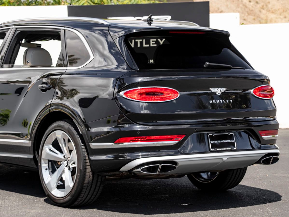 Used 2023 Bentley Bentayga Extended Wheelbase AWD/4WD image 14