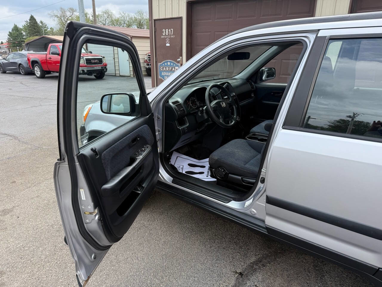 Used 2005 Honda CR-V LX image 39