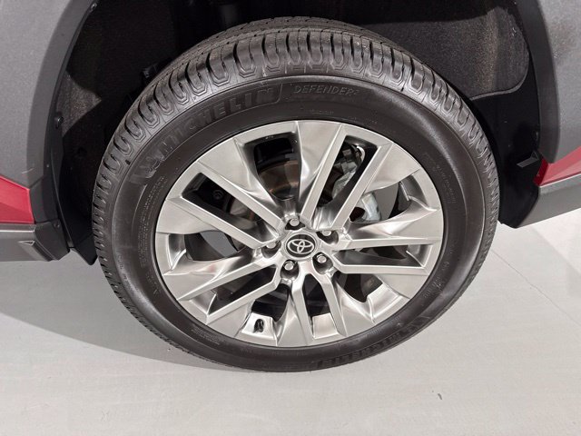 Used 2021 Toyota RAV4 XLE Premium FWD image 6