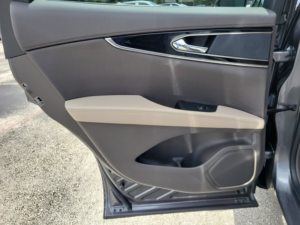 Certified 2023 Lincoln Nautilus FWD w/ Premium Package image 10