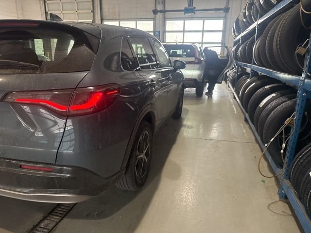 Used 2024 Honda HR-V EX-L image 10