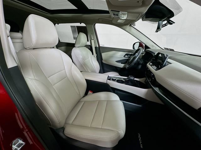 Used 2023 Nissan Rogue SL w/ SL Premium Package image 28