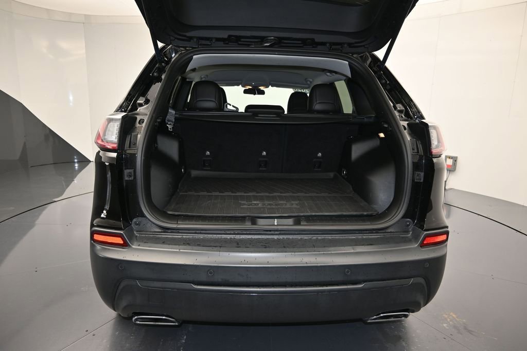 Used 2020 Jeep Cherokee Latitude Plus w/ Cold Weather Group FWD image 23