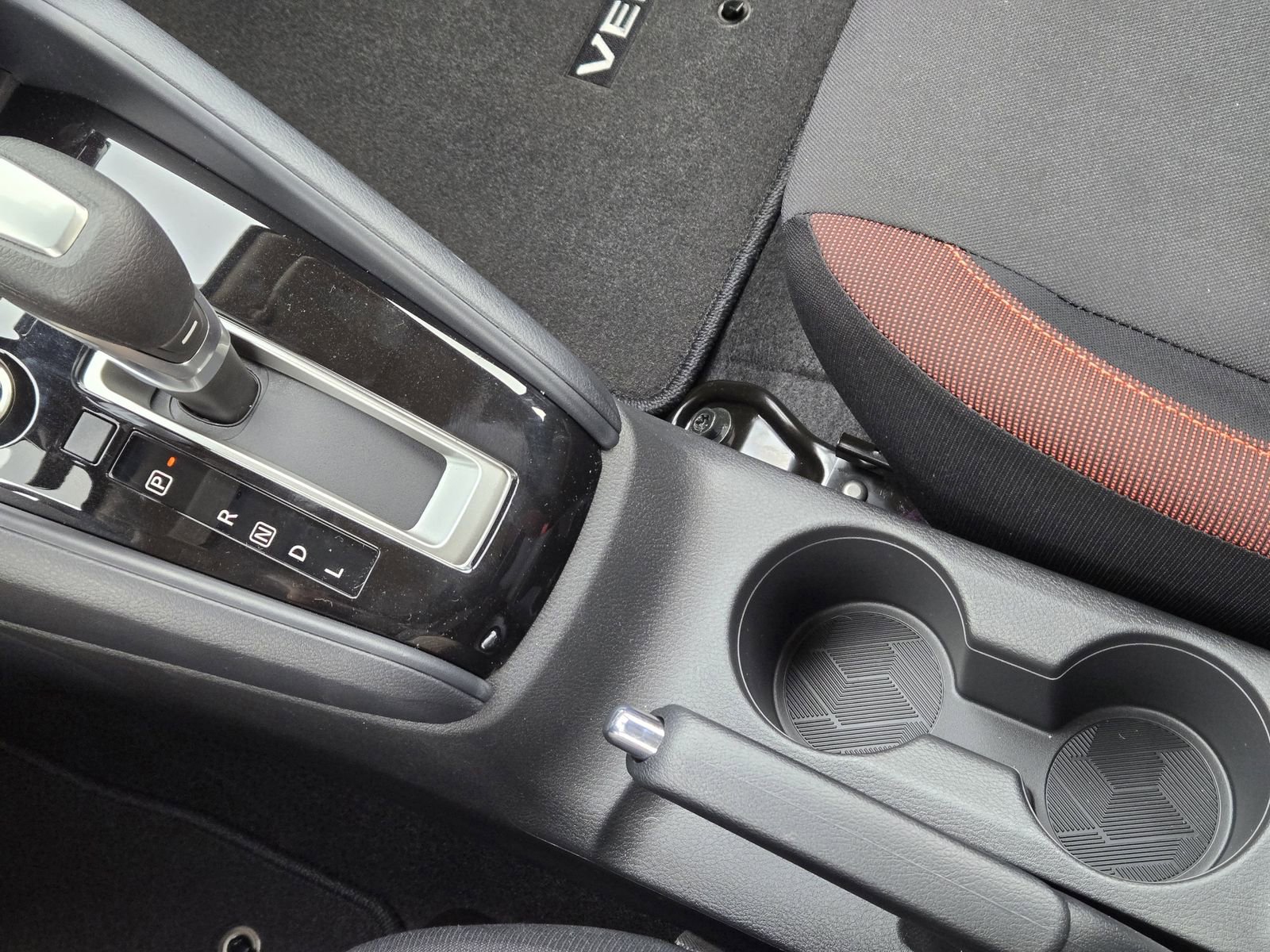 New 2025 Nissan Versa SR image 18