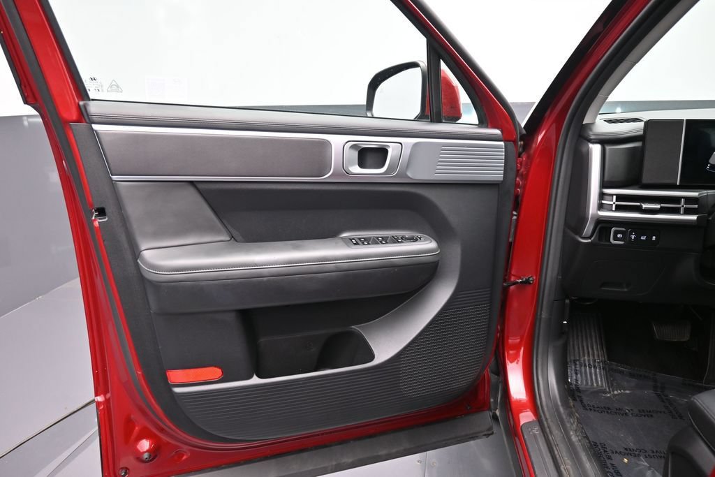 Used 2025 Hyundai Santa Fe SEL AWD/4WD image 18