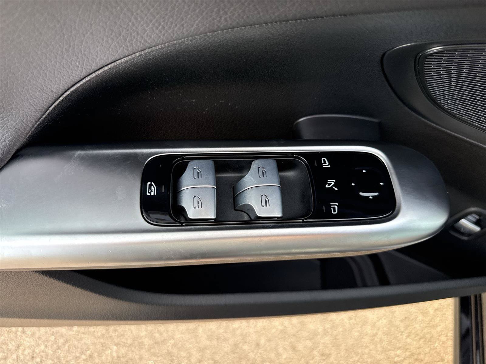 Used 2025 Mercedes-Benz C 300 4MATIC Sedan image 13