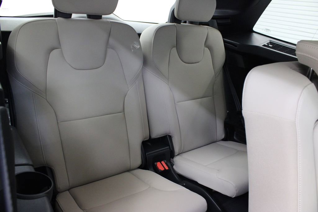 New 2026 Volvo XC90 B6 Plus w/ Protection Package Premier AWD/4WD image 21