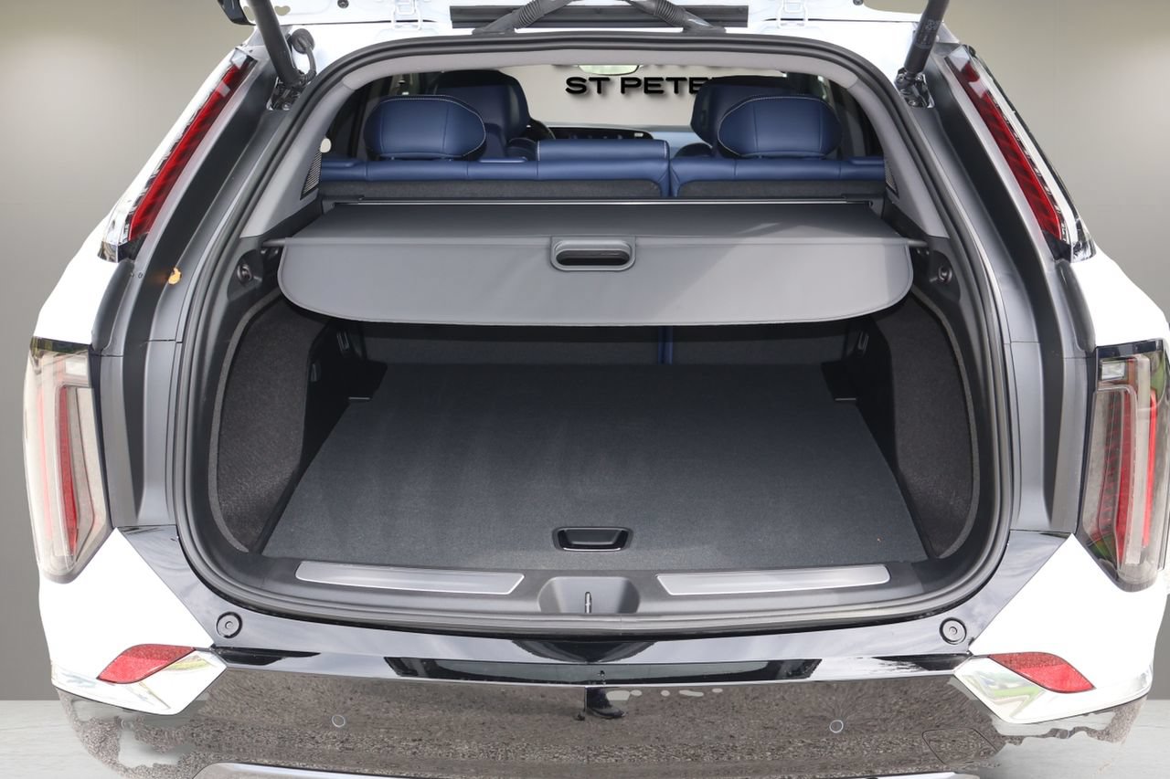 New 2027 Cadillac Optiq Premium Luxury AWD/4WD image 17