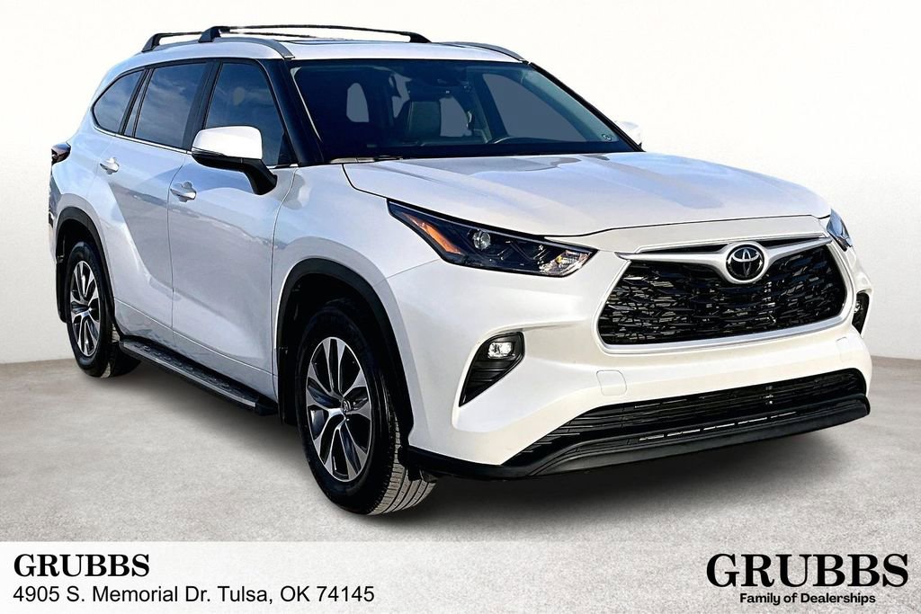 Used 2024 Toyota Highlander LE