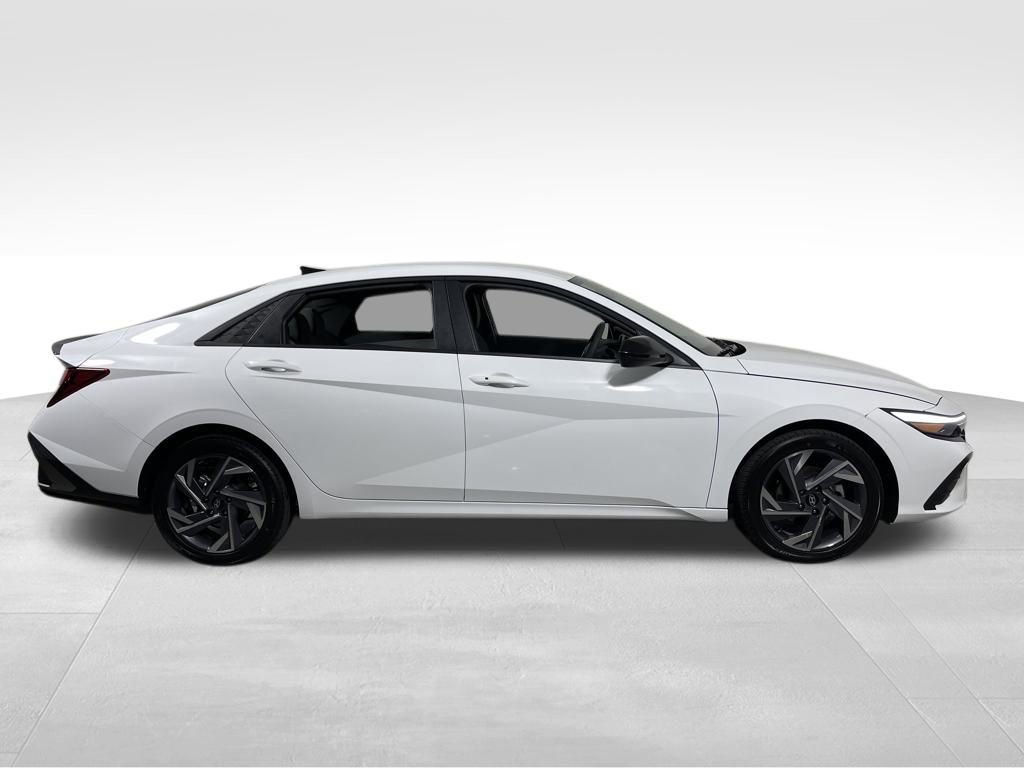 New 2025 Hyundai Elantra Sport image 6