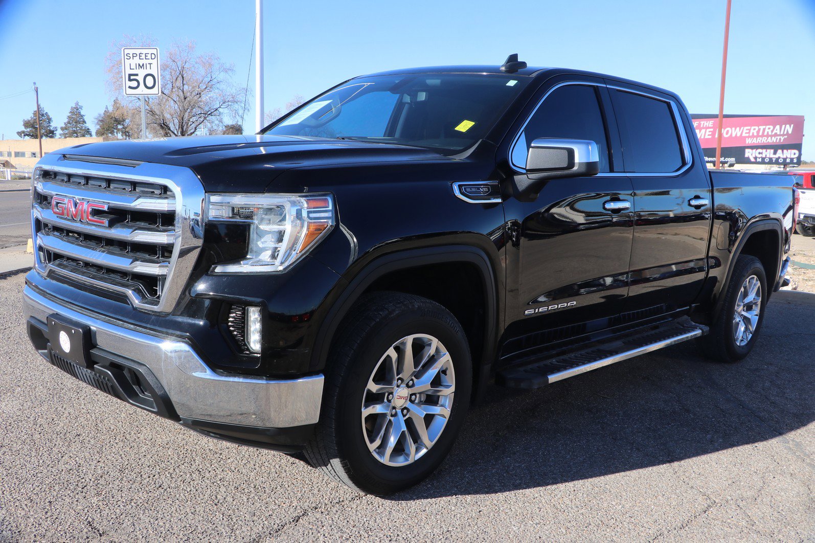 Used 2020 GMC Sierra 1500 SLE w/ SLE Value Package image 3