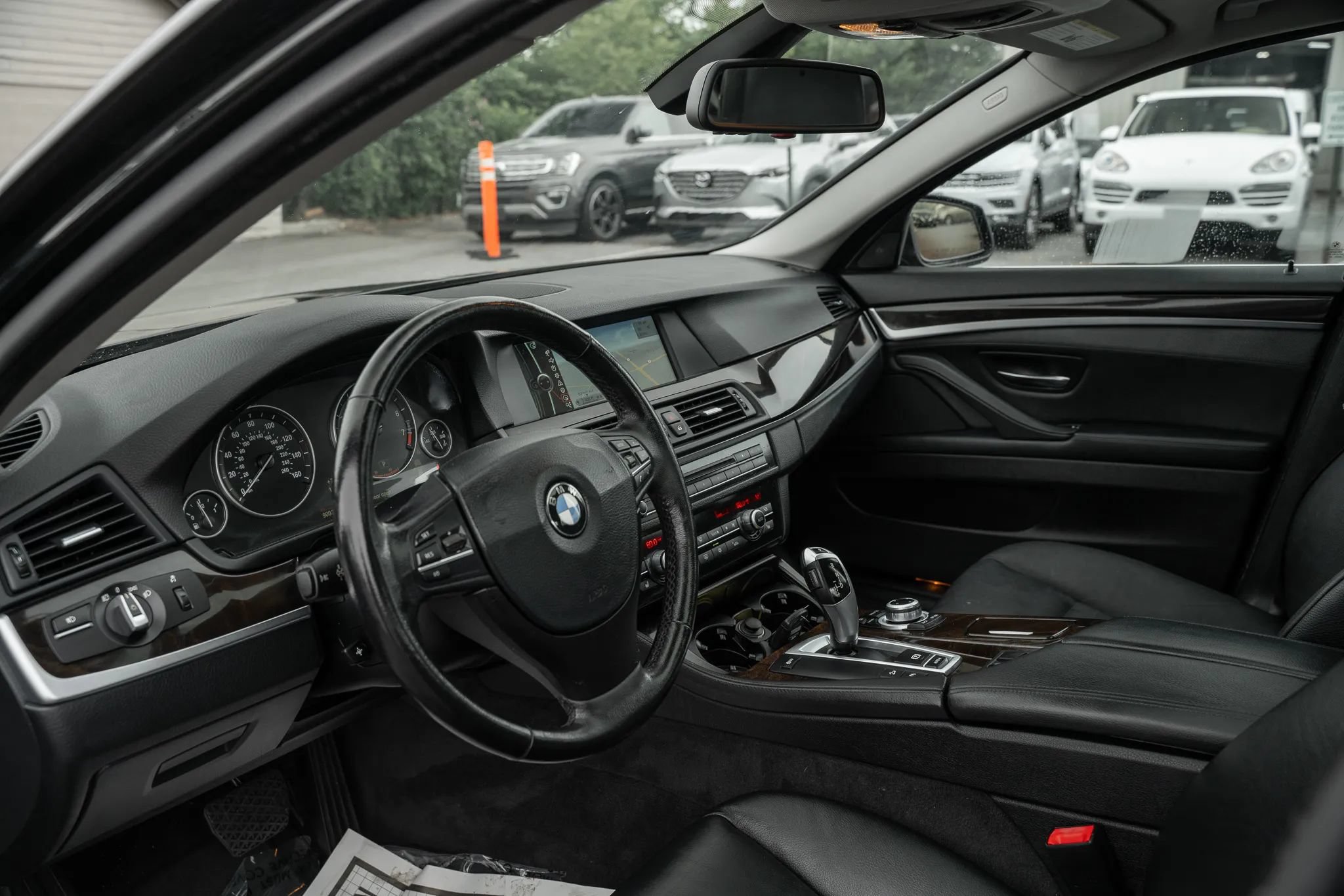 Used 2011 BMW 550i xDrive Sedan AWD/4WD image 6