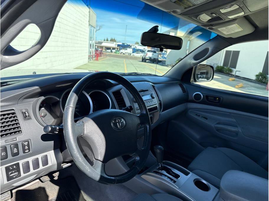 Used 2005 Toyota Tacoma w/ TRD Off-Road Package image 14