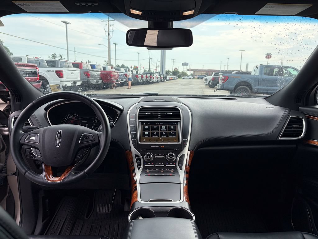 Used 2018 Lincoln MKX Select w/ Select Plus Package AWD/4WD image 29