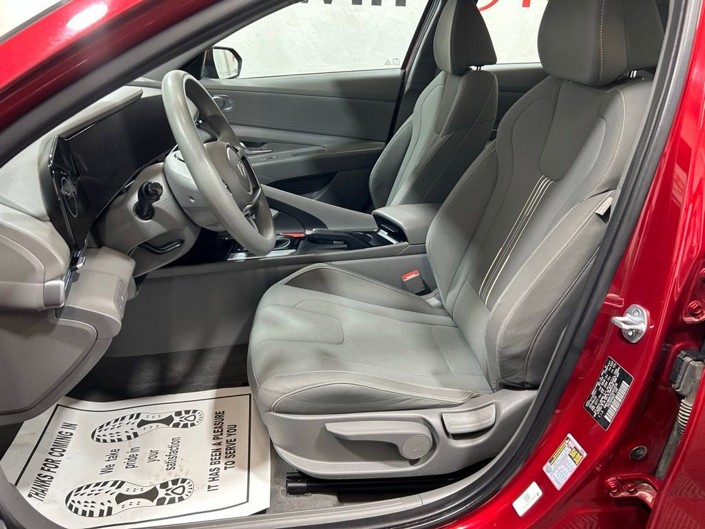 Used 2024 Hyundai Elantra SEL image 20