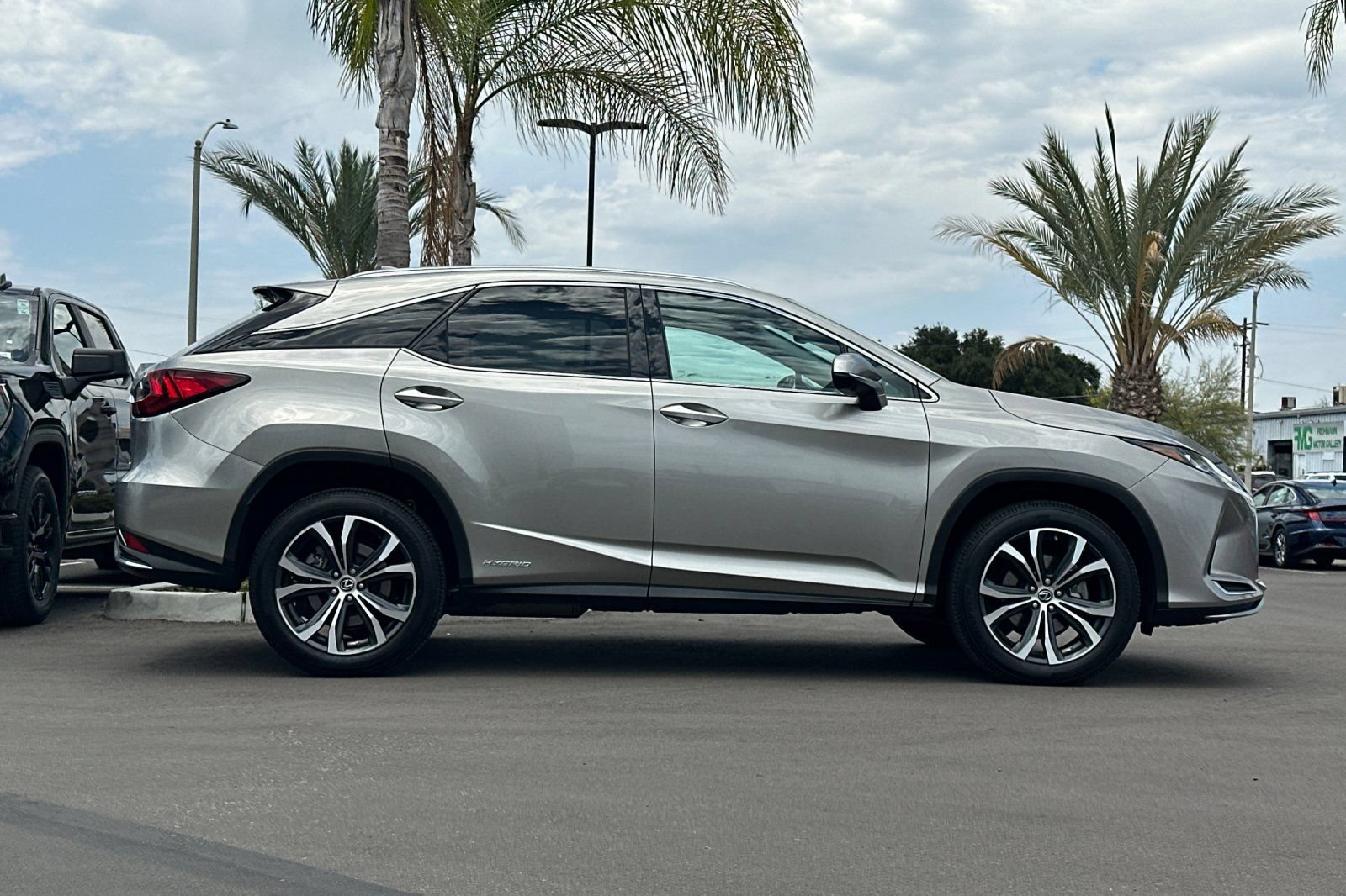 Used 2022 Lexus RX 450h AWD w/ Premium Package image 3