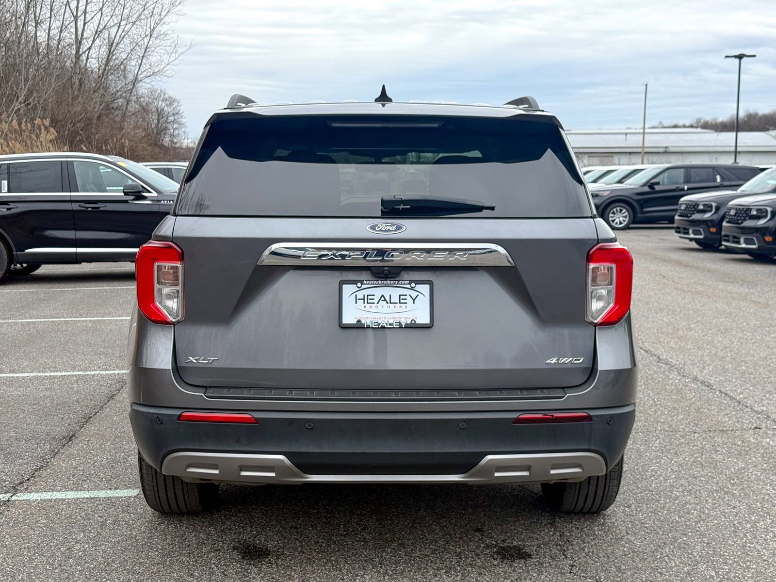 Certified 2022 Ford Explorer XLT w/ Equipment Group 202A image 5