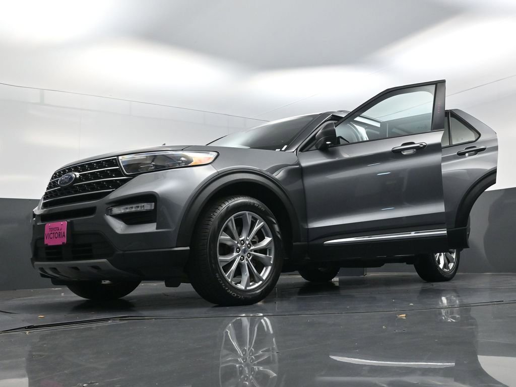 Used 2023 Ford Explorer XLT w/ Equipment Group 202A image 30