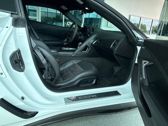 Used 2016 Chevrolet Corvette Z06 w/ Z07 Performance Package RWD image 11