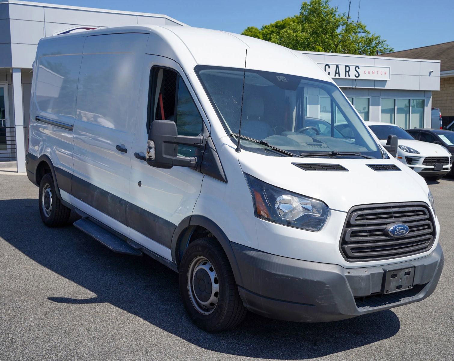 Used 2018 Ford Transit 250 148 Medium Roof RWD image 8