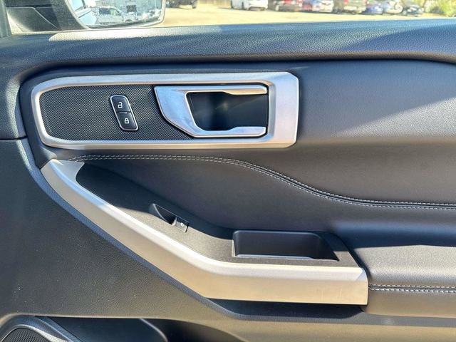 Used 2024 Ford Explorer XLT w/ Equipment Group 202A image 18