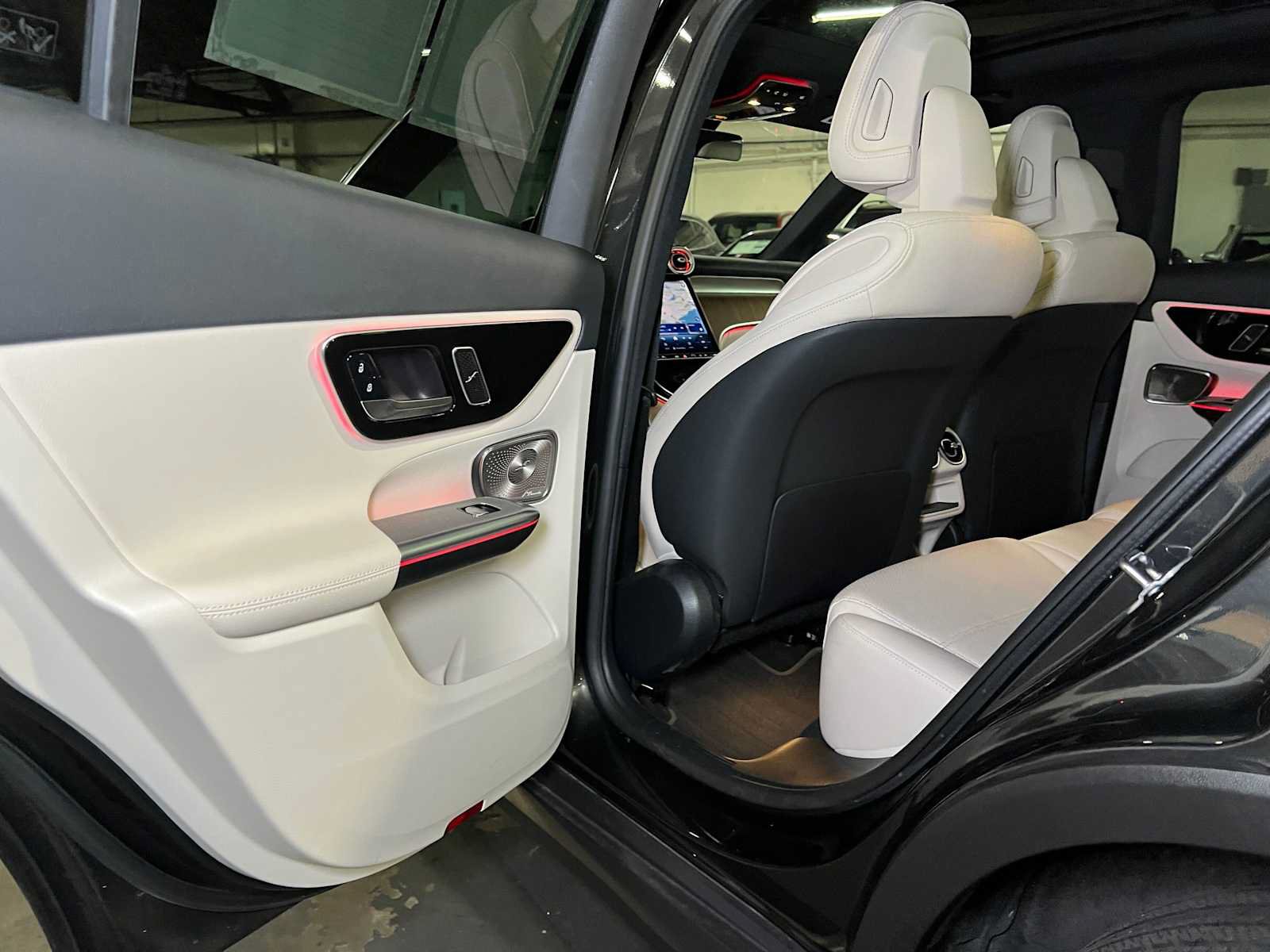 Used 2026 Mercedes-Benz GLC 300 4MATIC image 18