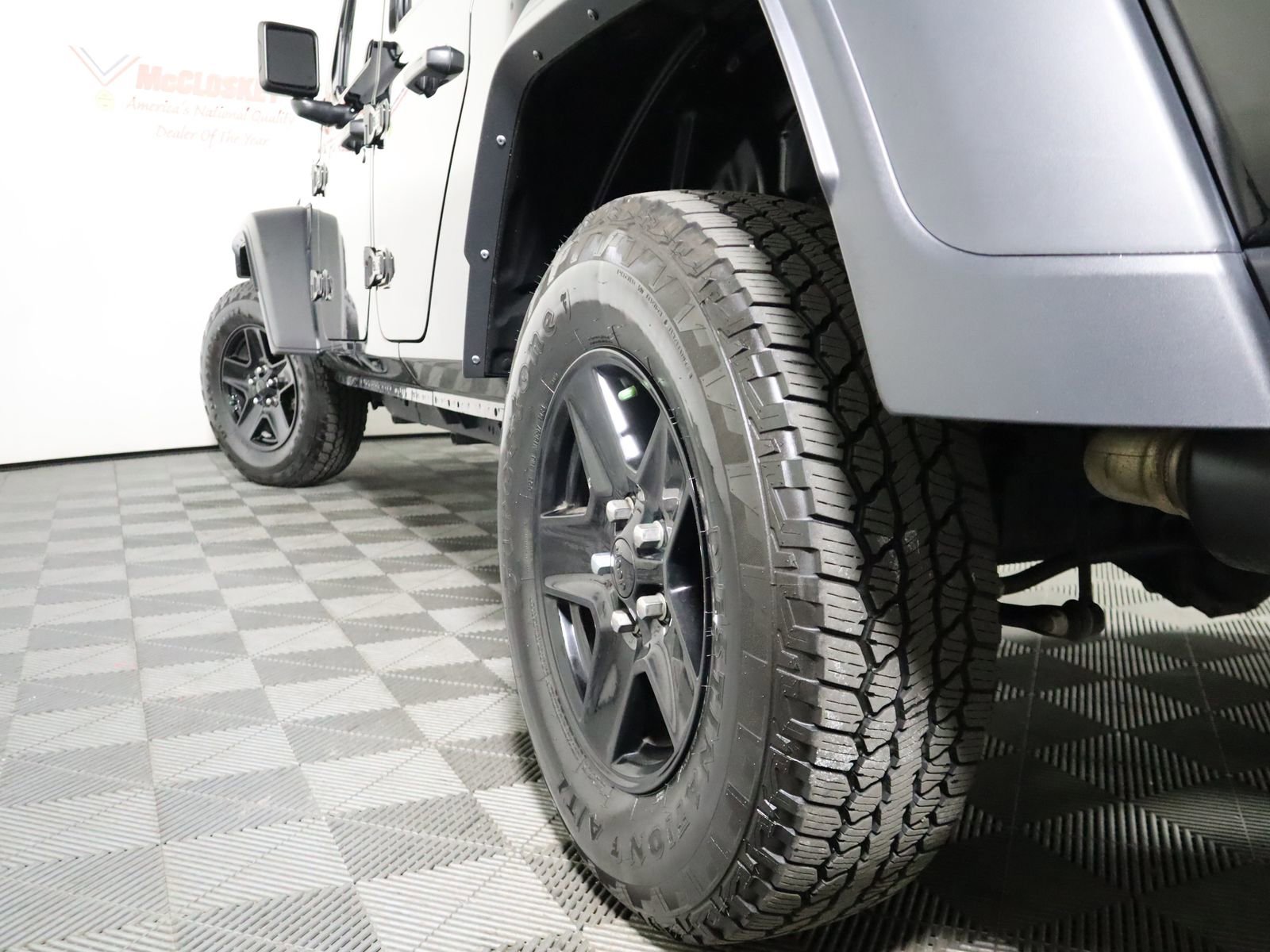 Used 2021 Jeep Gladiator Sport image 9