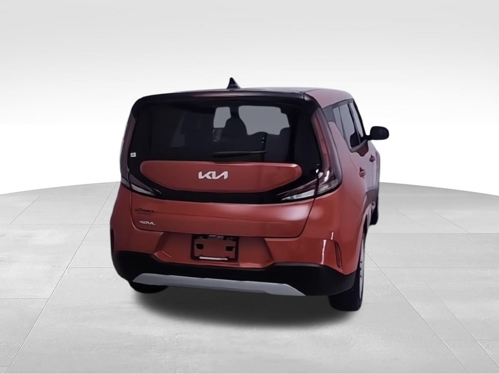 Used 2025 Kia Soul LX FWD image 8