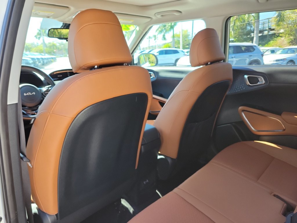 Used 2024 Kia Soul EX w/ EX Designer Package FWD image 10
