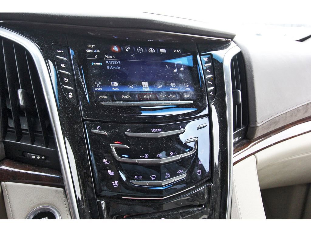 Used 2017 Cadillac Escalade ESV Luxury image 10