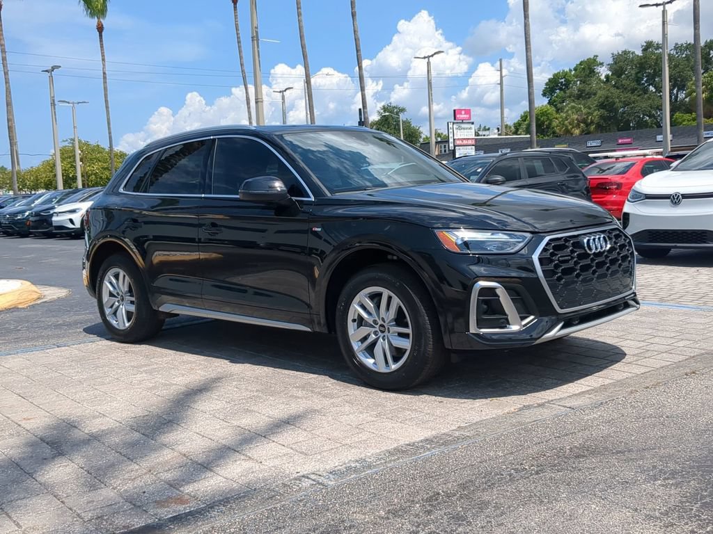 Used 2023 Audi Q5 2.0T Premium w/ Convenience Package AWD/4WD image 2