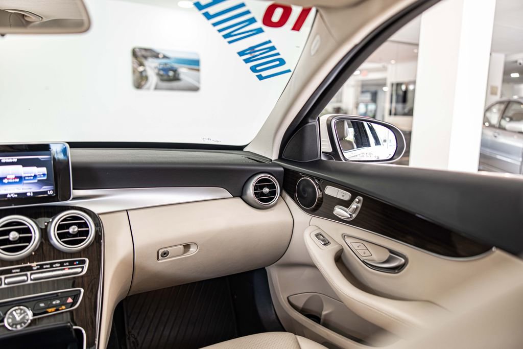 Used 2018 Mercedes-Benz C 300 4MATIC Sedan image 38