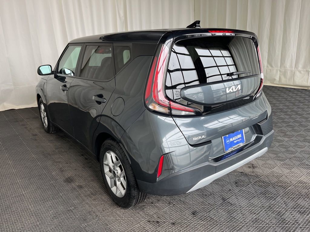 Used 2023 Kia Soul LX w/ LX Technology Package FWD image 32
