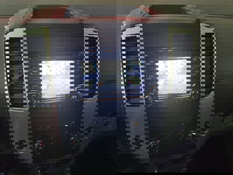 Used 2018 Nissan Frontier SV image 19