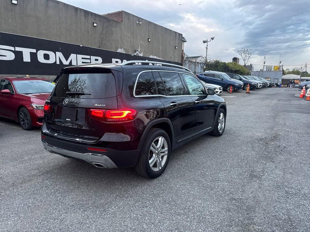 Used 2022 Mercedes-Benz GLB 250 4MATIC image 4