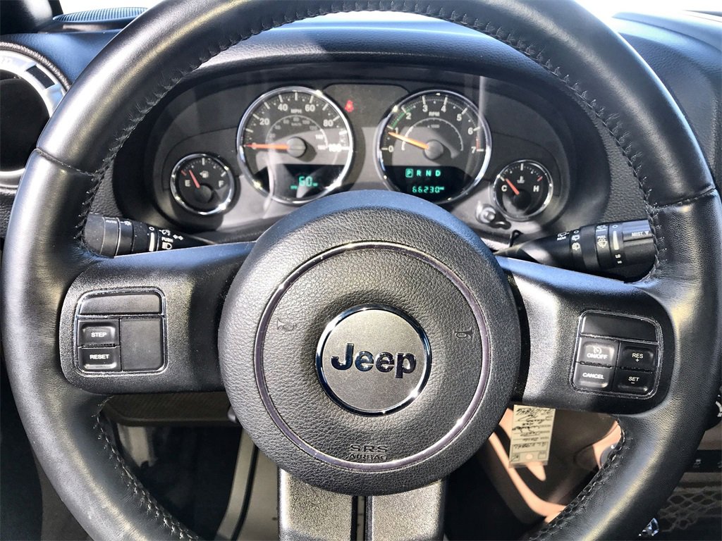 Used 2016 Jeep Wrangler Unlimited Sahara image 14
