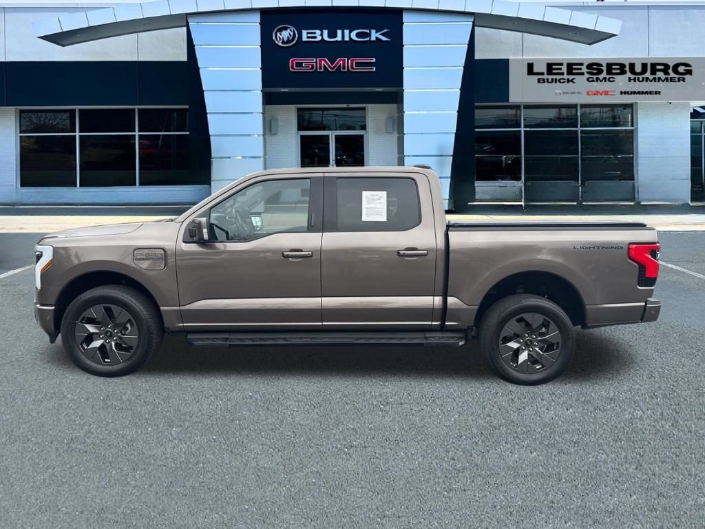 Used 2022 Ford F150 Lightning Lariat image 4