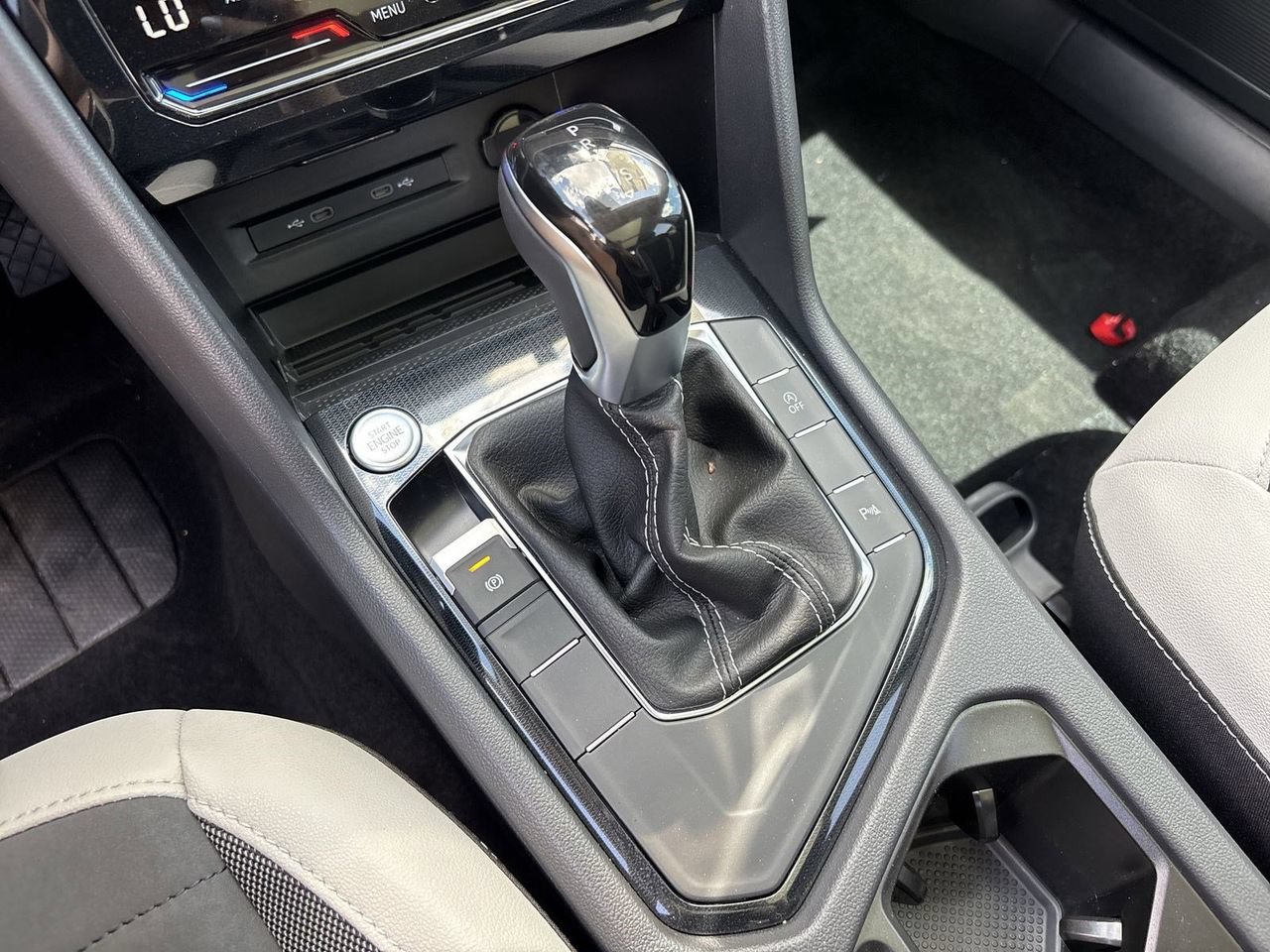 New 2026 Volkswagen Taos SE FWD image 25