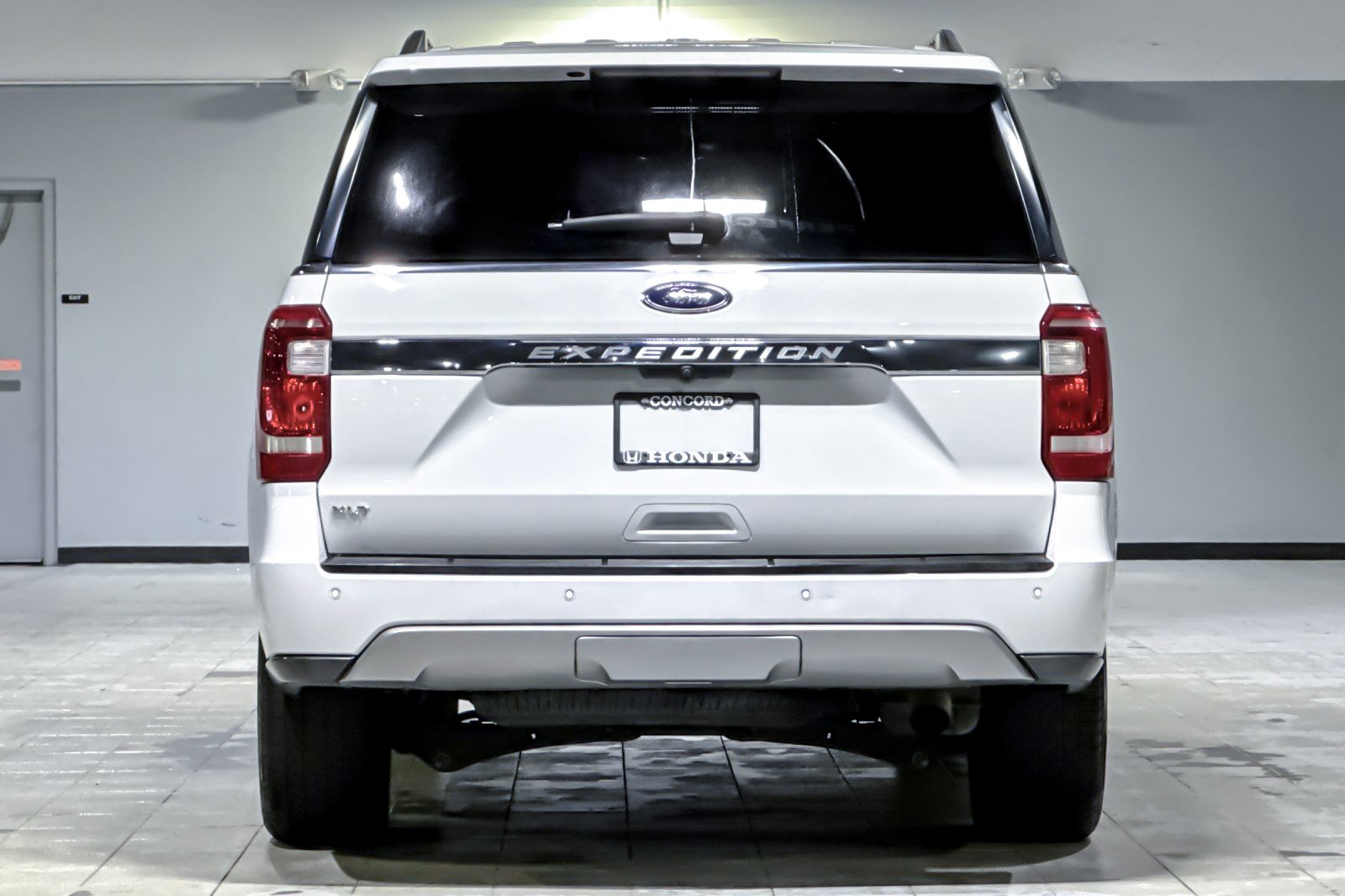 Used 2019 Ford Expedition XLT w/ Equipment Group 202A image 9