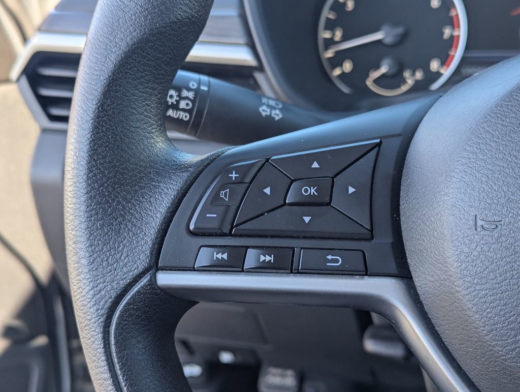 Used 2024 Nissan Altima 2.5 SV FWD image 19